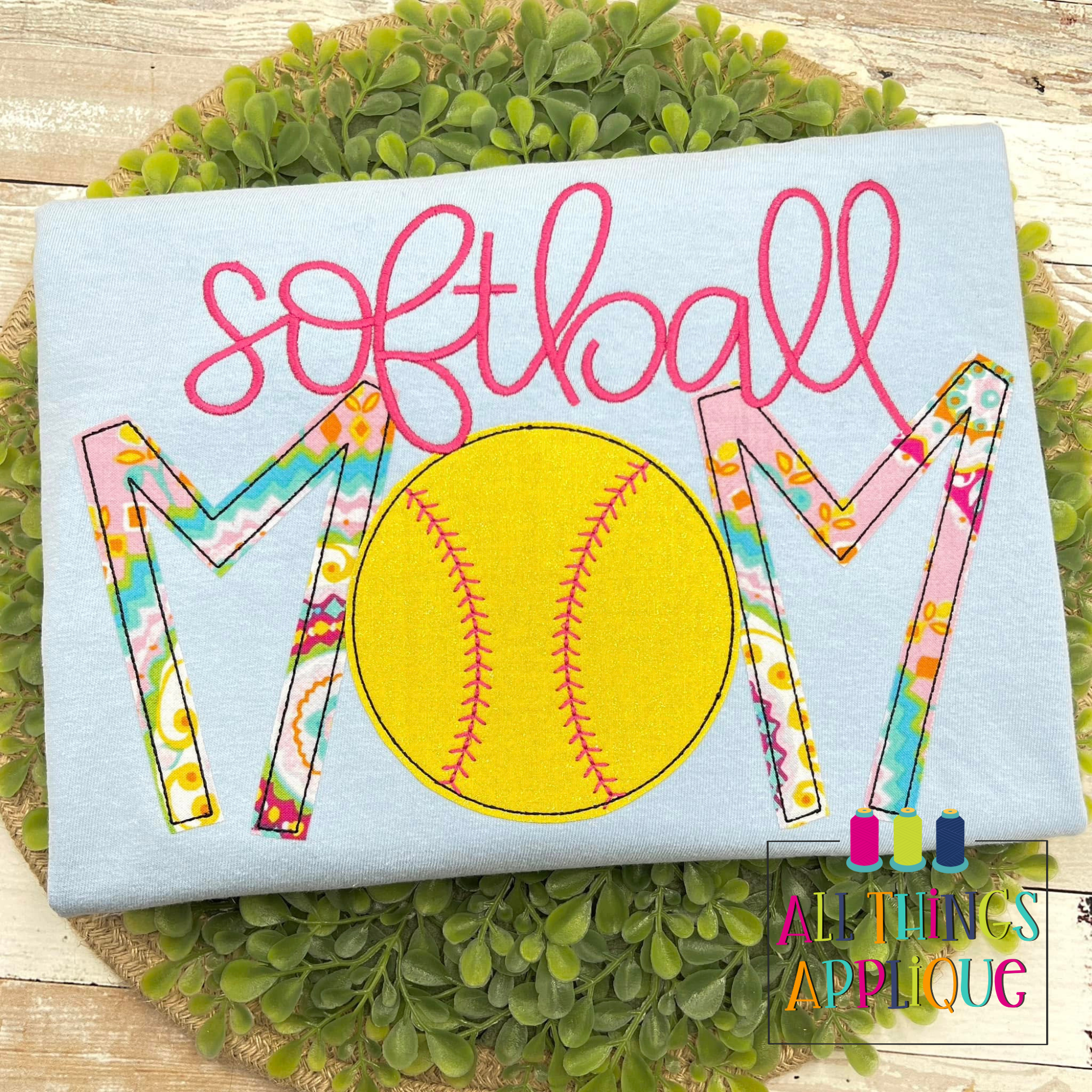 Autocollant "Softball Mom" - Vinyle, Amovible, Waterproof - Fabriqué Aux USA